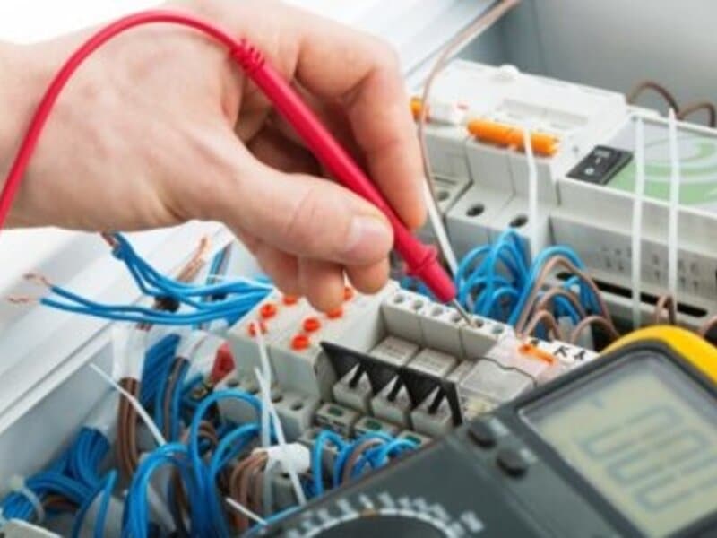 Instalare si Inlocuire Echipamente Electrice