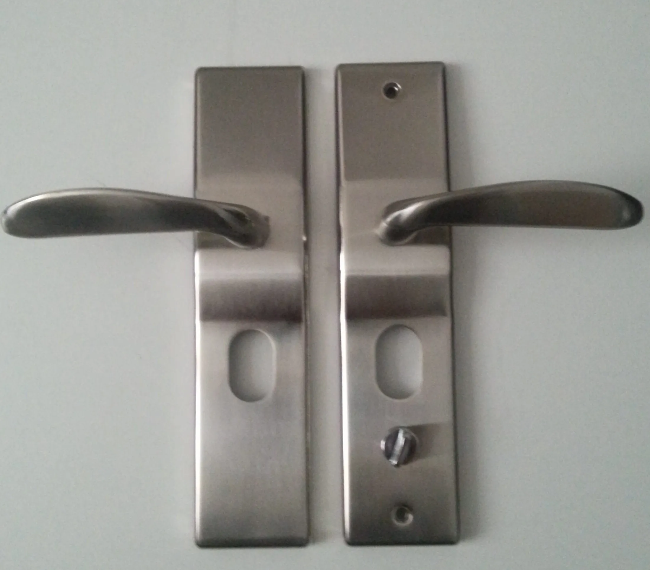 Manere usa metalica dreapta