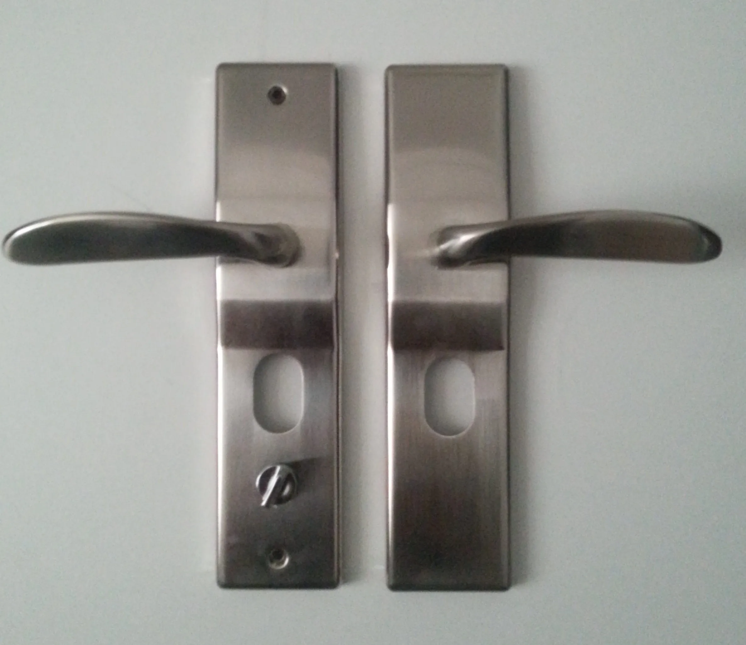 Maner usa metalica stanga