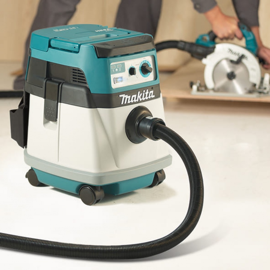 Aspirator clasa L 15L compatibil cu acumulatori LXT 2x18V Brushless (SOLO) fără acumulator și încărcător în set DVC157LZX3