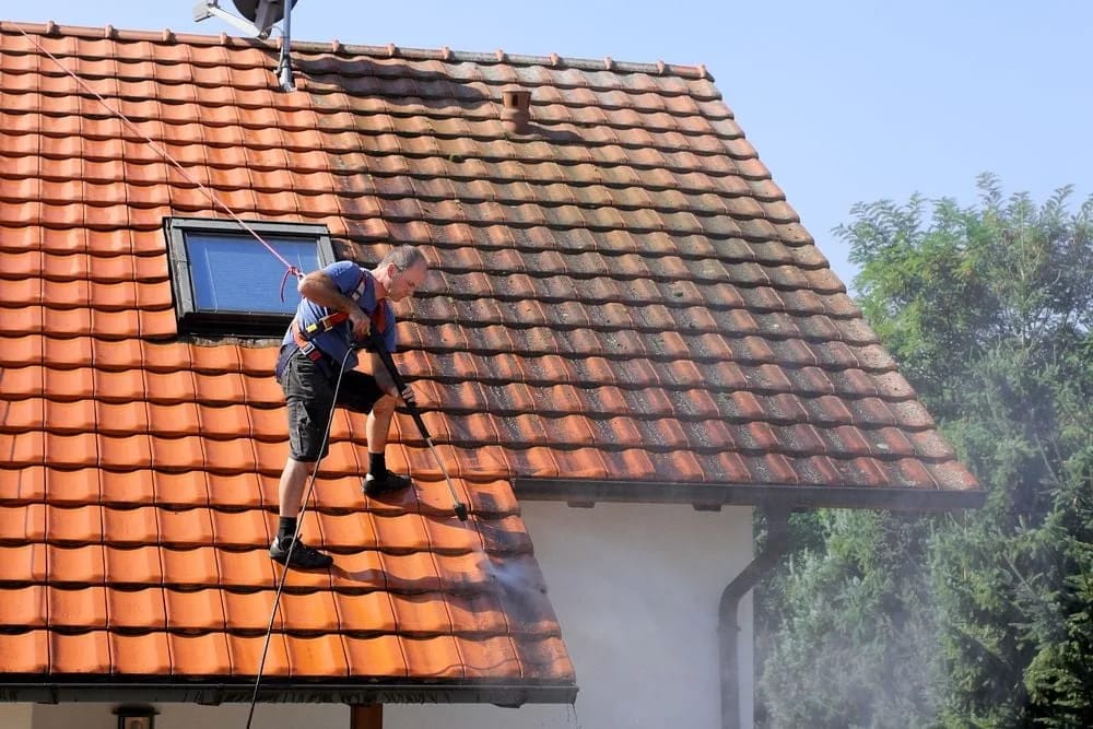 Servicii de spalat acoperis