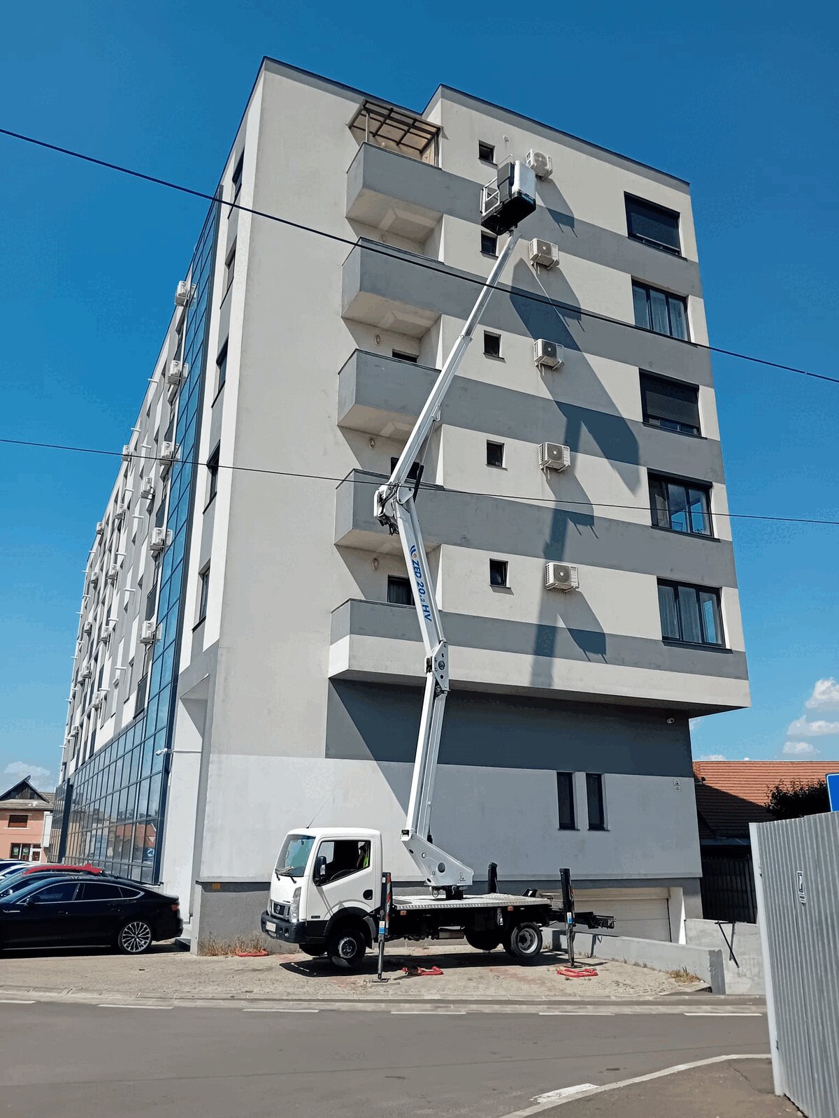 Servicii la inaltime cu nacela 20m inaltime