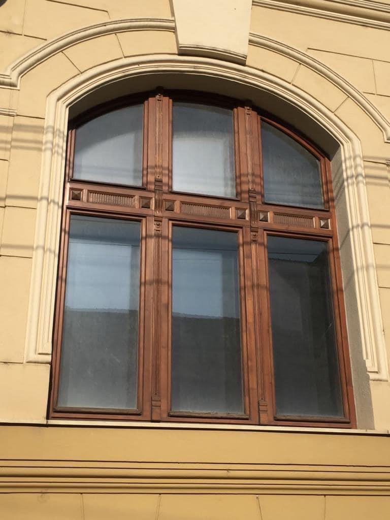 Tamplarie ferestre din Lemn Masiv