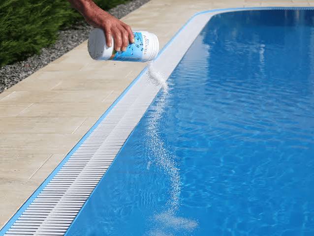 Intretinere Piscine